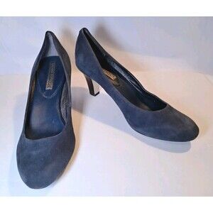 Banana Republic Size 8 Gray Suede Pumps Slip On 2.5" Wood Heel Amond Toe